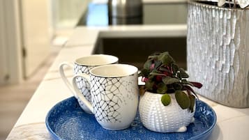 Suite Confort, 2 habitaciones, cocina | Café y/o cafetera