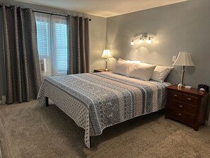 Iron/ironing board, WiFi, bed sheets - Norwood Lakefront Oasis - Whole House 3 Bedroom (Norwood)