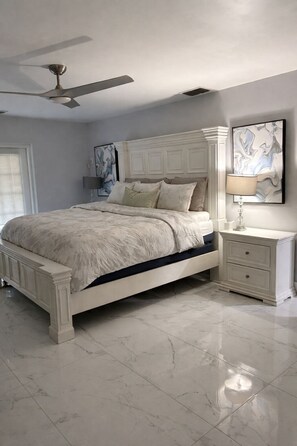 WiFi, bed sheets - Escape to Our 7bed room Modern Farmhouse Retreat in Wesley Chapel (Wesley Chapel)