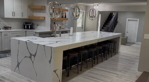 Private kitchen - Escape to Our 7bed room Modern Farmhouse Retreat in Wesley Chapel (Wesley Chapel)