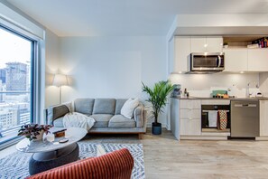 Living area - Downtown Pulse | 2BR Near Eaton Centre (Toronto)