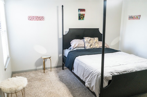 2 chambres, fer et planche Ă repasser, Wi-Fi, literie fournie