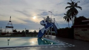 Piscine extérieure
