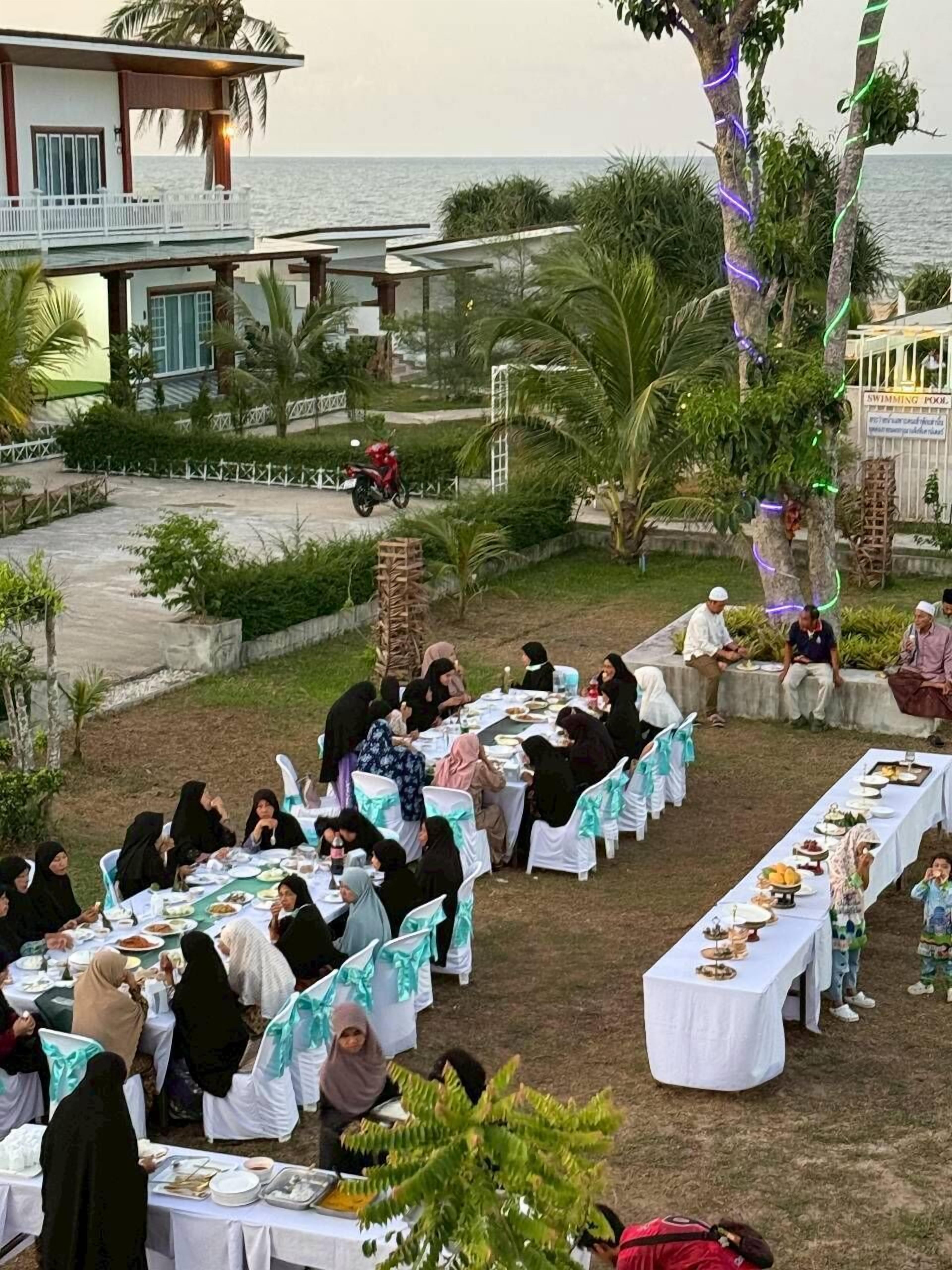 منطقة تناول الطعام للأسر