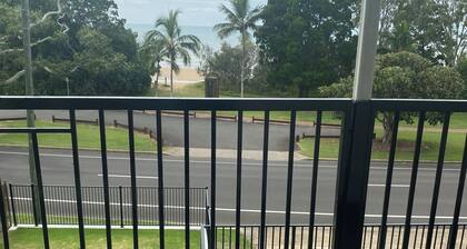 Spacious modern Beachside 2 Bedroom Unit.