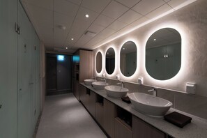 Standard Shared Dormitory, Women only, Non Smoking | Bathroom - OSTELLOMAREE (SEOUL)