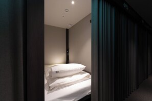 Standard Shared Dormitory, Women only, Non Smoking - OSTELLOMAREE (SEOUL)