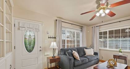 Quiet & Cozy 1-bedroom house in a pleasant Stockton location, with AC