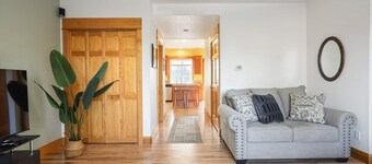 4BR Hood River House: Garage, Pet Friendly, Family Ready, in the Columbia Gorge