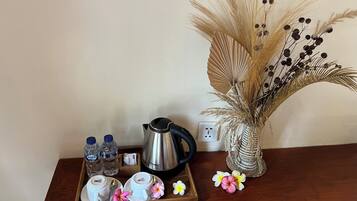 Cottage, Balcony, Garden View | Kopi dan/atau pembancuh kopi