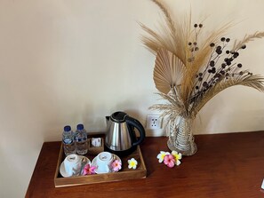 Casa de campo, balcón, vista al jardín | Café y/o cafetera