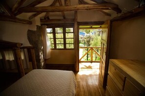 Cortinas blackout, insonorización y tabla de planchar con plancha 