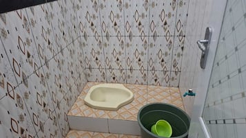 Kamar Double Standar | Kamar mandi