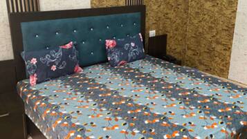 Rollaway beds, free WiFi, bed sheets