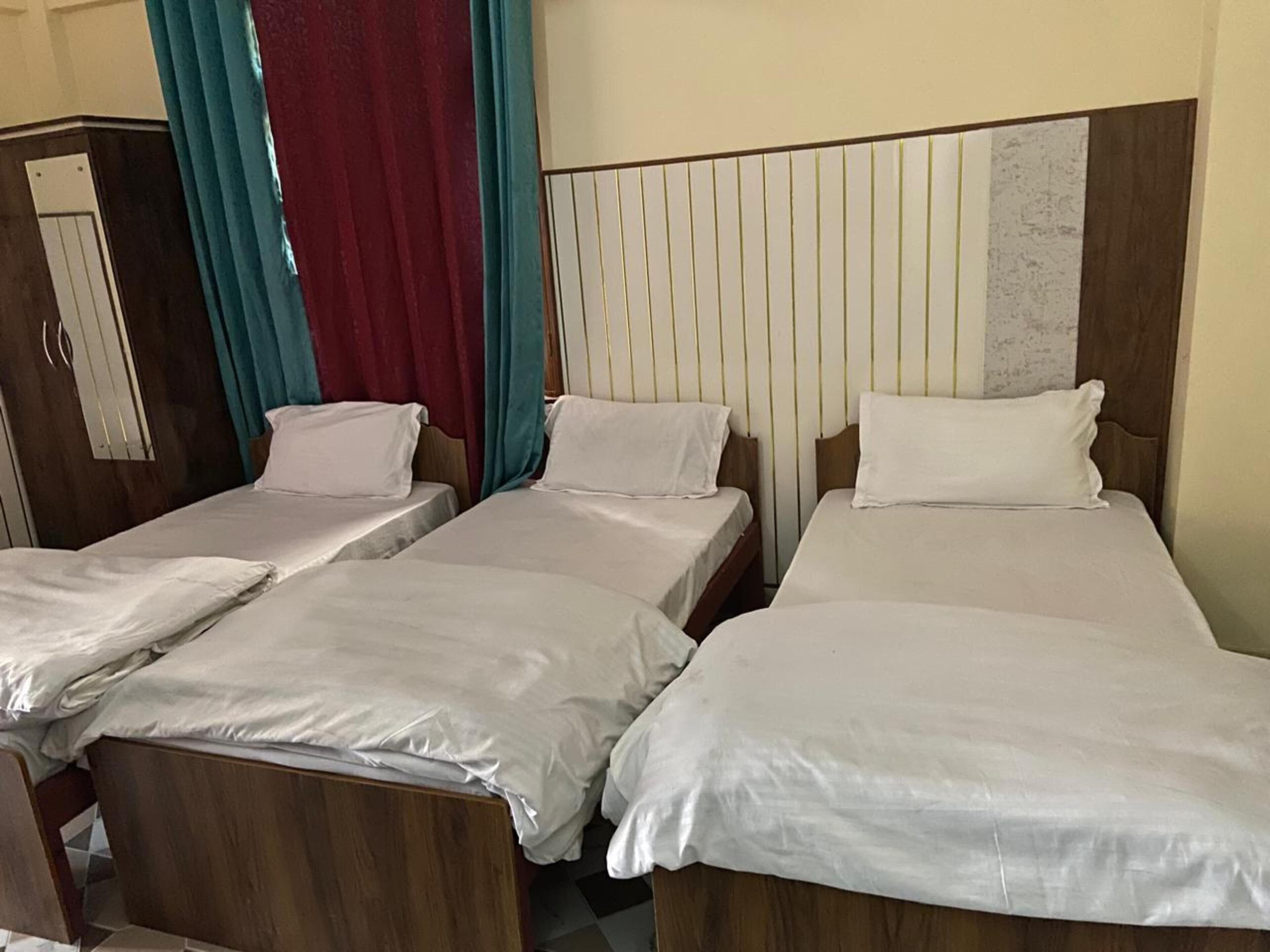 Rollaway beds, free WiFi, bed sheets