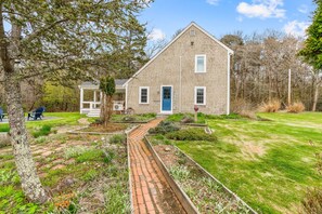 Exterior - Family 4BR Cape Home Firepit, Outdoor Shower (Barnstable)