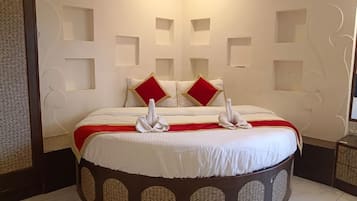 Luxury Room, Mountain View | Desk, iron/ironing board, free WiFi, bed sheets