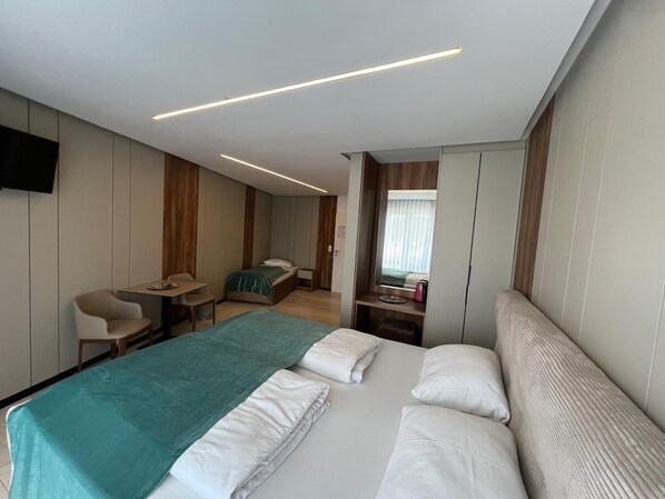 Internet, bed sheets, wheelchair access