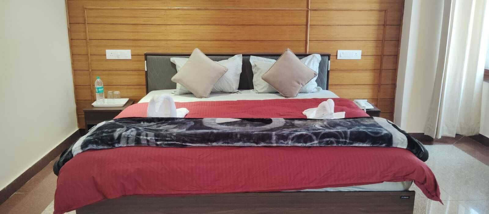 Deluxe Double Room, Balcony | Free WiFi