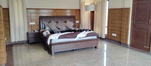 Habitación cuádruple familiar, 1 habitación, balcón, vistas al jardín | Wifi gratis