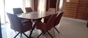 Living area - Hotel Som Kunj Circuit House (Palampur)