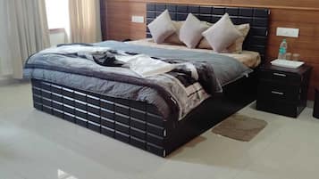 Family Quadruple Room, 1 Bedroom, Balcony, Garden View | Free WiFi