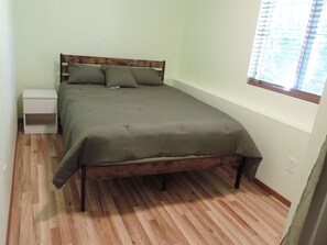 Room - Delightful 2-bedroom house in Lynnwood perfect for your getaway (Lynnwood)
