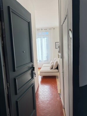 Interior - Vrbo Property (Marseille)