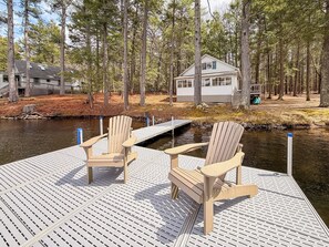 Terrace/patio - Lakefront Cabin - Private Dock, Hot Tub & Fire Pit (Barrington)