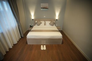 Standard Single Room, Non Smoking, City View | Iron/ironing board, free WiFi