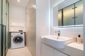 Handtücher, Seife, Toilettenpapier