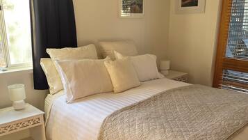 Iron/ironing board, travel cot, Internet, bed sheets