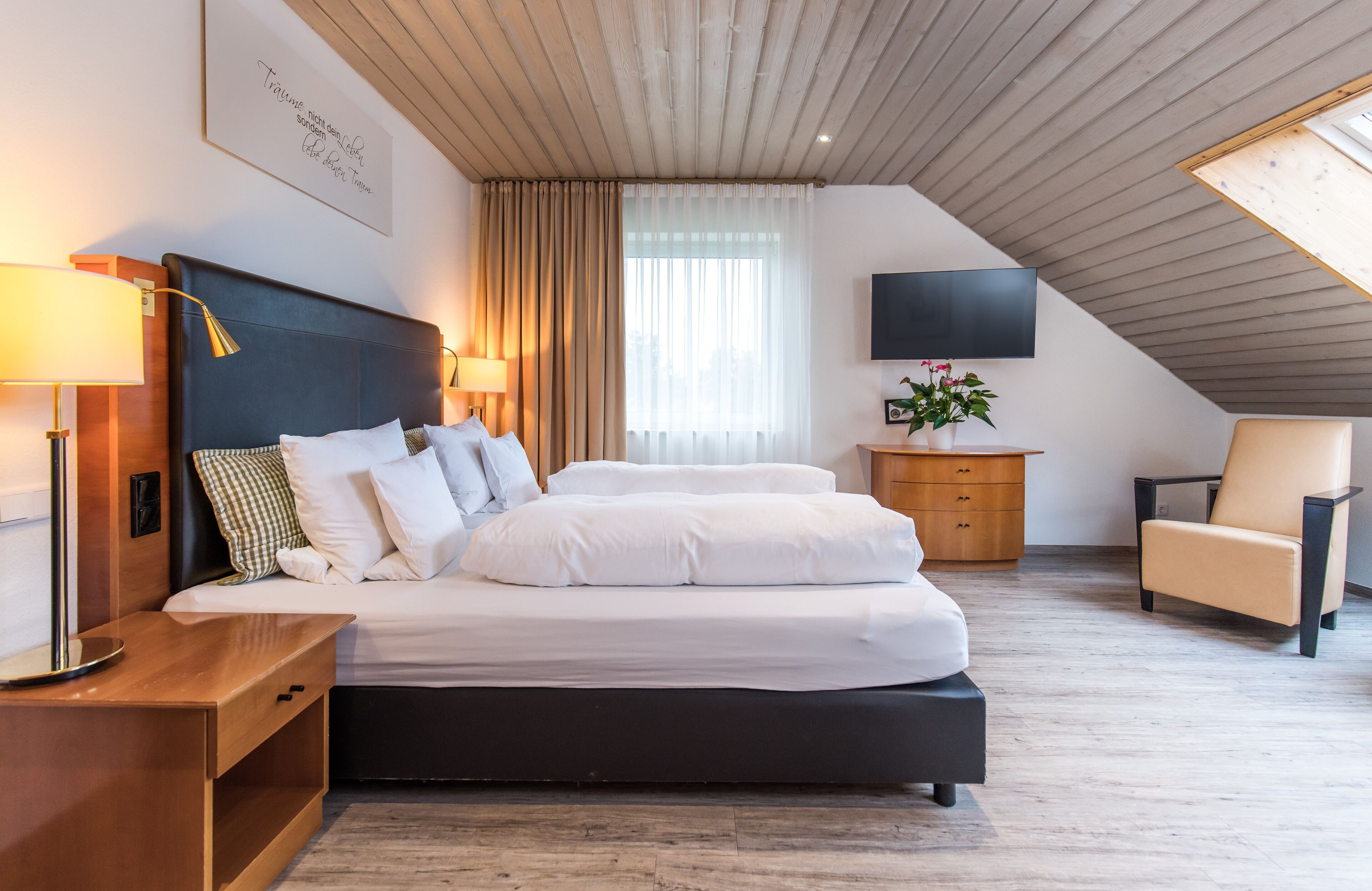 Comfort-Haus, Gartenblick | Zimmersafe, Schreibtisch, laptopgeeigneter Arbeitsplatz