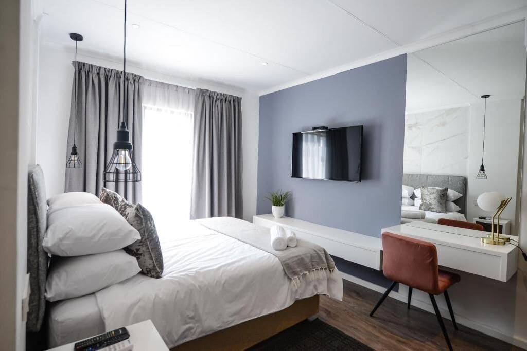 Classic Double Room | Desk, laptop workspace, free WiFi