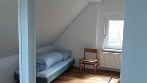 4 bedrooms, travel cot, free WiFi, bed sheets