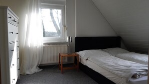 4 soverom, reiseseng for barn, wi-fi (inkludert) og sengetøy