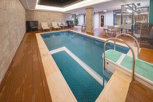 Una piscina techada