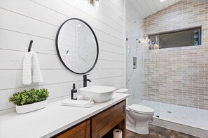 Shower, hair dryer, towels, soap - Modern Cabin w/ Hot Tub, Fire Pit, Playground & Sleeps 8 (Broken Bow)