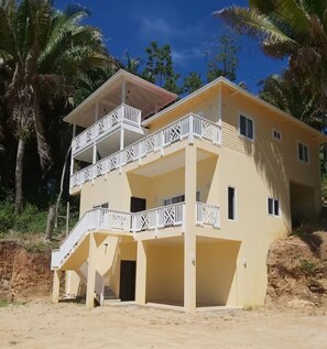 Exterior - Casa Sunshine Haven - A Peaceful Hilltop Escape (Brick Bay)