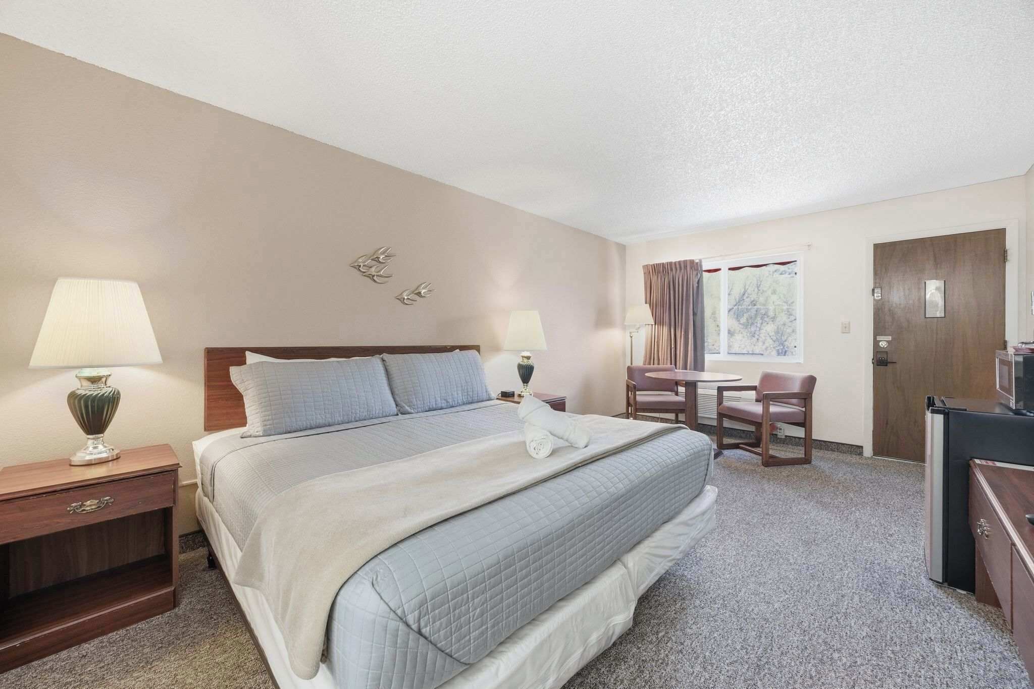 Desk, internet, bed sheets