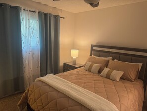 3 bedrooms, desk, free WiFi, bed sheets