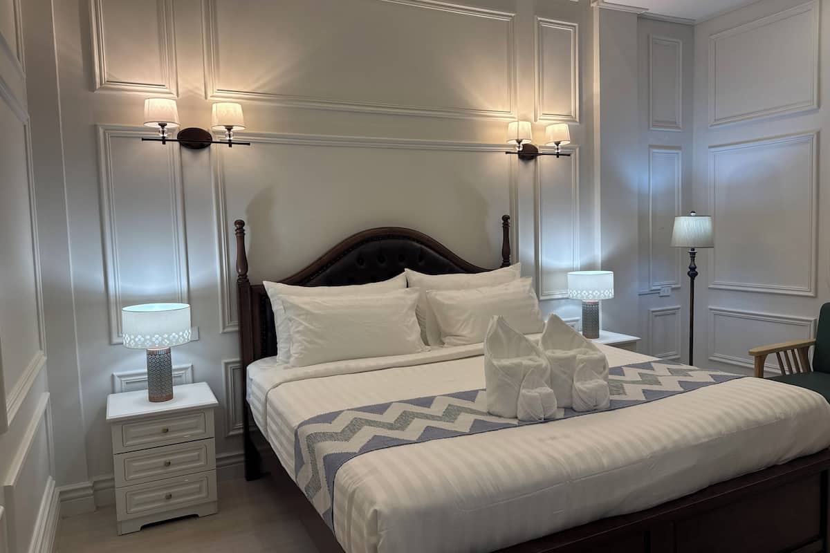 Deluxe Double Room | Desk, laptop workspace, free WiFi