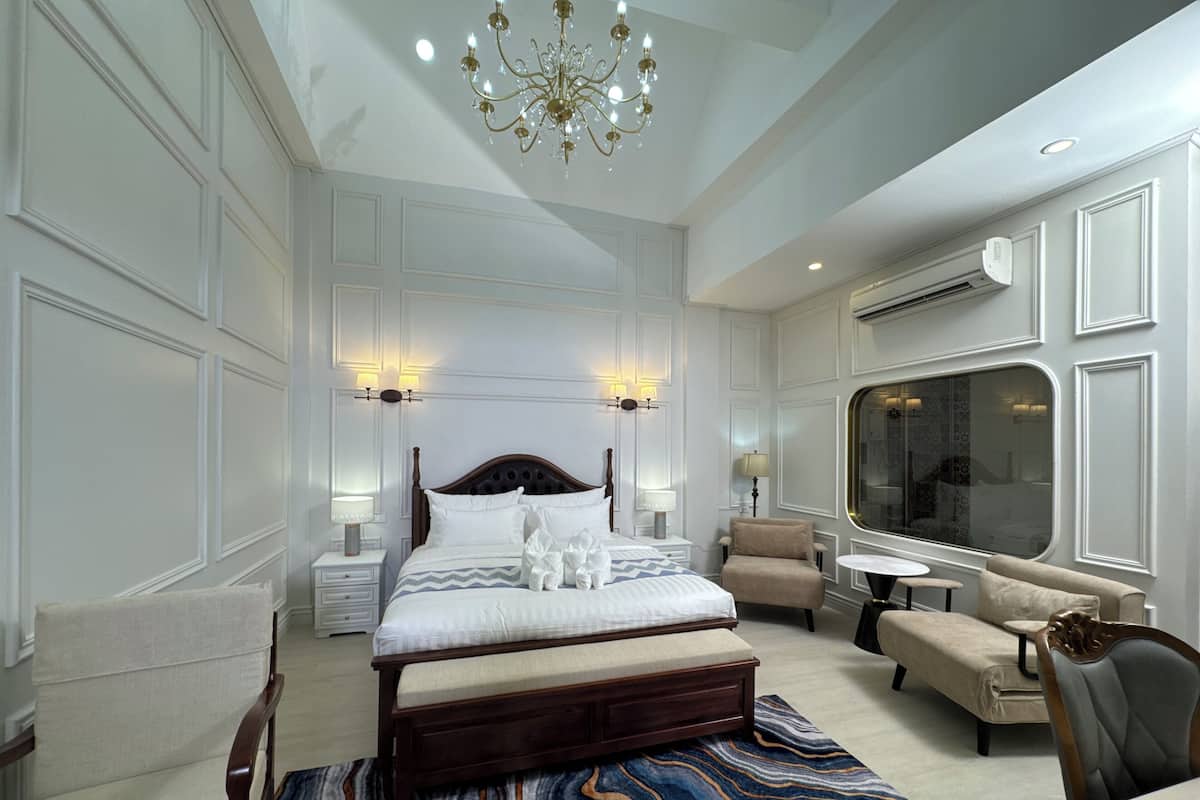 Luxury Double Room, Patio, Courtyard View | Desk, laptop workspace, free WiFi