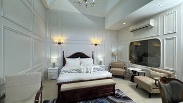 Luxury Double Room | Premium bedding, down duvets, pillow-top beds, desk