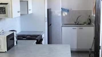 Fridge, microwave, stovetop, toaster