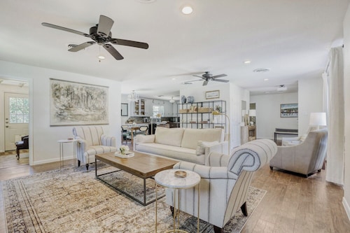 Charming Georgetown Stay | Walk to Square