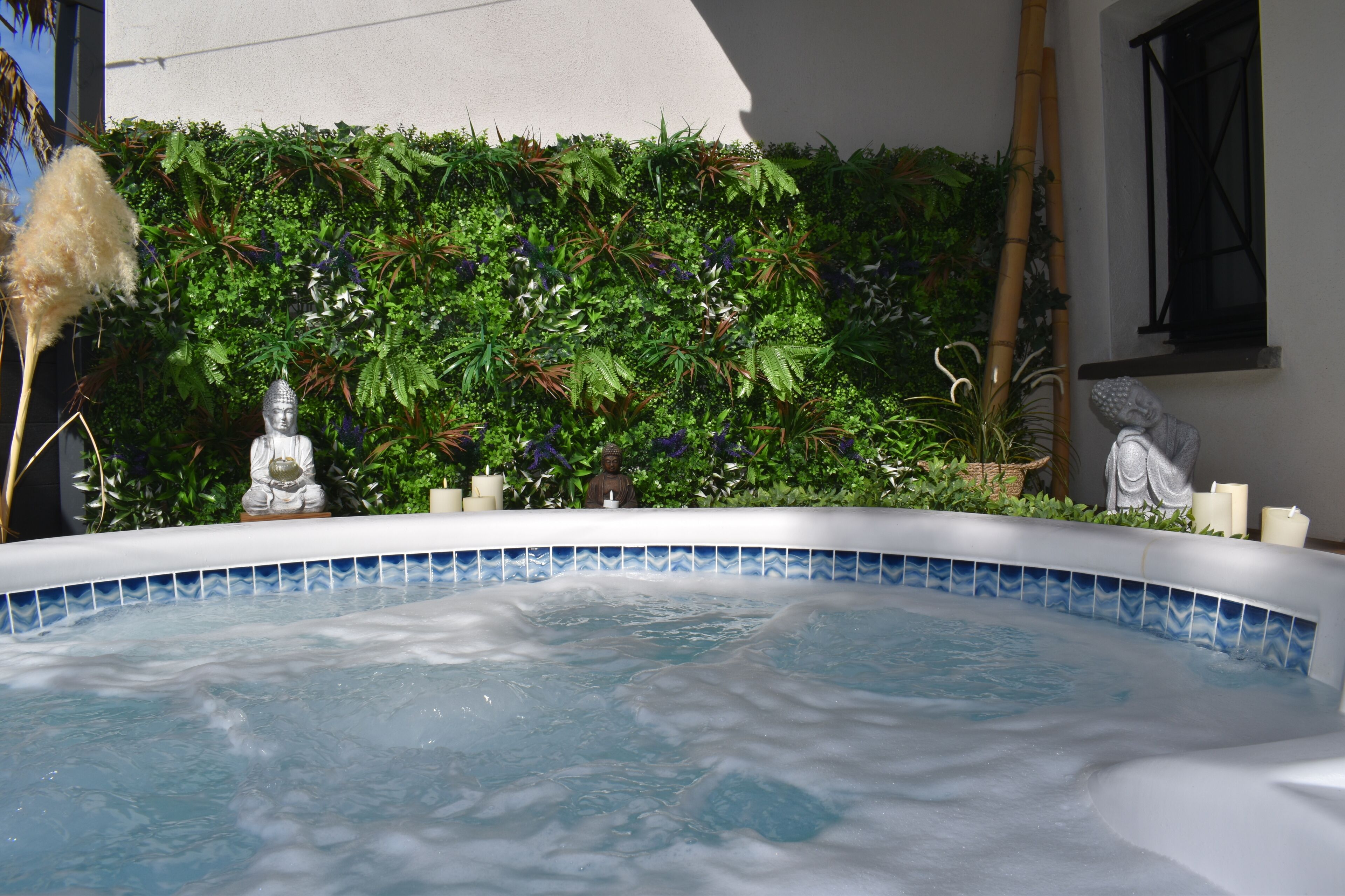Bain à remous extérieur