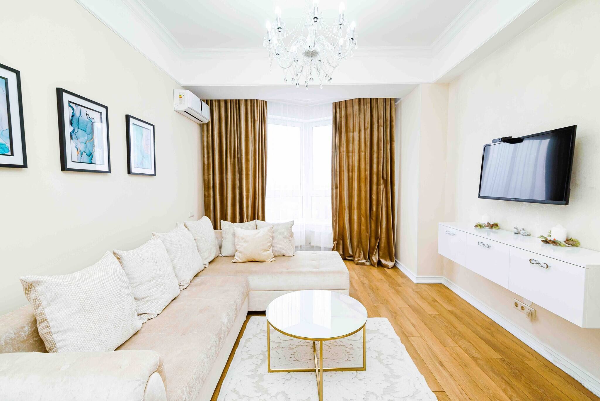 Apartment, 1 Bedroom, Accessible, Balcony | Living room