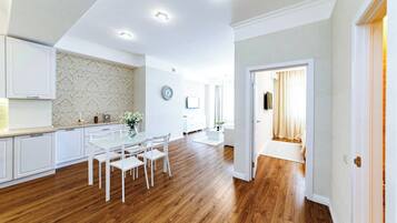 Apartment, 1 Bedroom, Accessible, Balcony | Interior