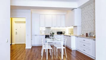 Apartemen, 1 kamar tidur, akses difabel, balkon | Interior